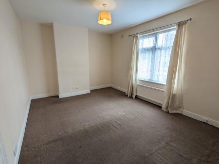 2 bedroom Terraced House to let in Lancaster Road, Kettering, NN16