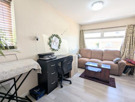 4 bedroom Semi-detached house to let in St Stephens Road, Ise Lodge, Kettering, NN15