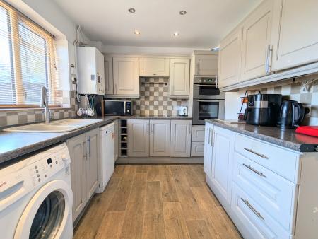 4 bedroom Semi-detached house to let in St Stephens Road, Ise Lodge, Kettering, NN15