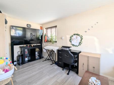 4 bedroom Semi-detached house to let in St Stephens Road, Ise Lodge, Kettering, NN15