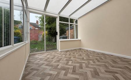 2 bedroom Terraced House to let in Russell Street, Kettering, NN16
