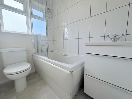 2 bedroom Terraced House to let in Russell Street, Kettering, NN16