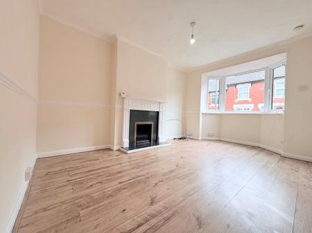 2 bedroom Terraced House to let in Russell Street, Kettering, NN16