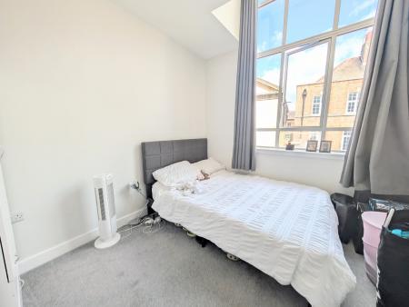 1 bedroom Flat to let in Silver Street, Kettering, NN16