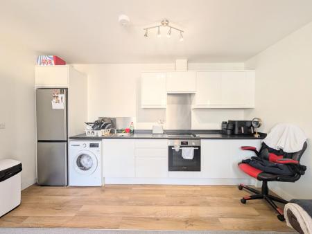 1 bedroom Flat to let in Silver Street, Kettering, NN16