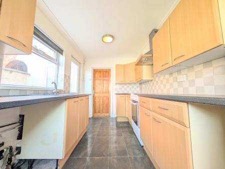 2 bedroom Terraced House to let in Nelson Street, Kettering, NN16