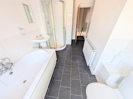 2 bedroom Terraced House to let in Nelson Street, Kettering, NN16