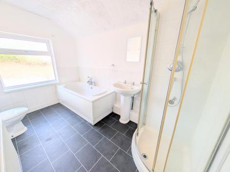 2 bedroom Terraced House to let in Nelson Street, Kettering, NN16
