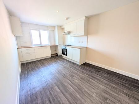 2 bedroom Flat to let in St Andrews Street, Kettering, NN16