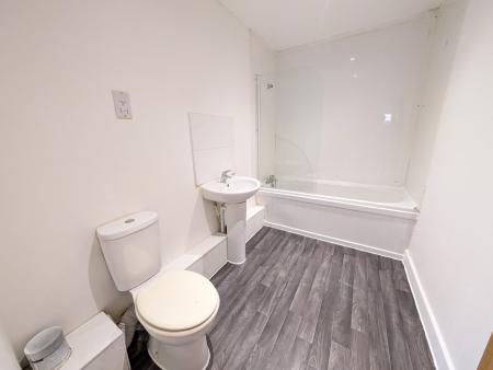 2 bedroom Flat to let in St Andrews Street, Kettering, NN16
