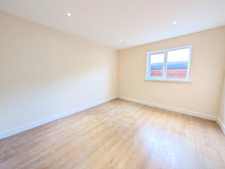2 bedroom Flat to let in St Andrews Street, Kettering, NN16