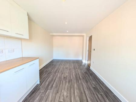 2 bedroom Flat to let in St Andrews Street, Kettering, NN16