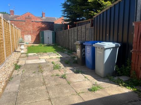 2 bedroom Terraced House to let in Havelock Street, Town Centre, Kettering, NN16