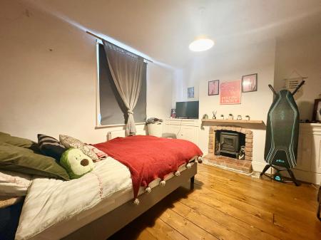 2 bedroom Terraced House to let in Green Lane, Kettering, NN16