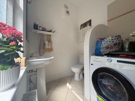 2 bedroom Terraced House to let in Green Lane, Kettering, NN16
