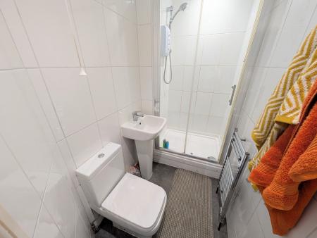 1 bedroom Flat to let in Bayes Street, Kettering, NN16