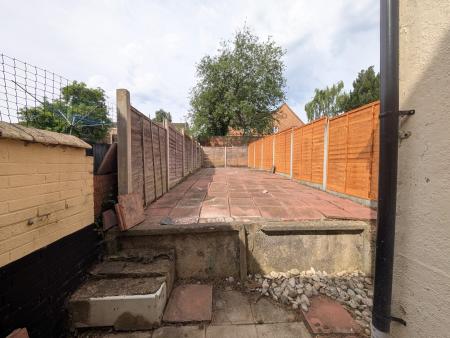 3 bedroom Terraced House to let in Ford Street, Kettering, NN16