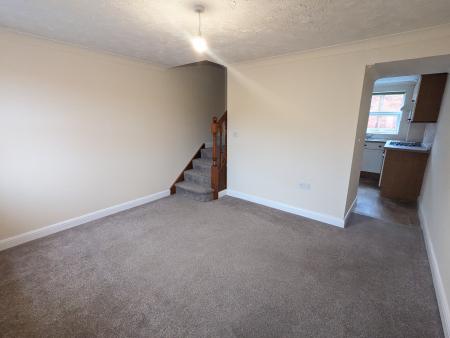 2 bedroom Terraced House to let in Regent Street, Kettering, NN16
