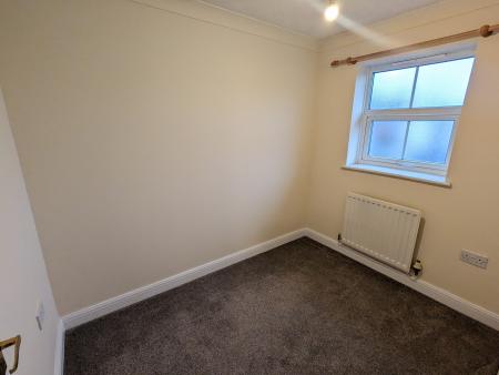 2 bedroom Terraced House to let in Regent Street, Kettering, NN16