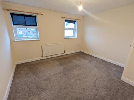 2 bedroom Terraced House to let in Regent Street, Kettering, NN16