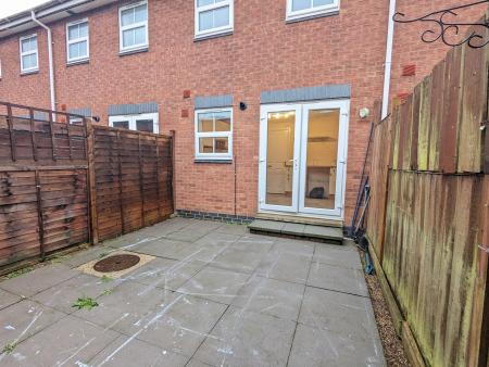 2 bedroom Terraced House to let in Regent Street, Kettering, NN16