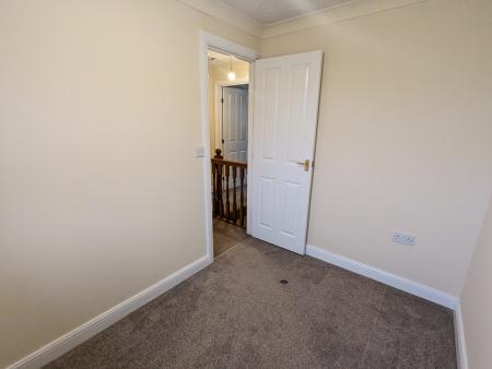 2 bedroom Terraced House to let in Regent Street, Kettering, NN16