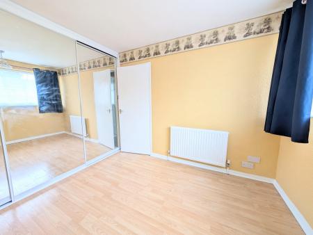 3 bedroom Semi-detached house to let in Bishops Drive, Kettering, NN15
