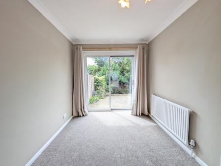 3 bedroom Semi-detached house to let in Bishops Drive, Kettering, NN15