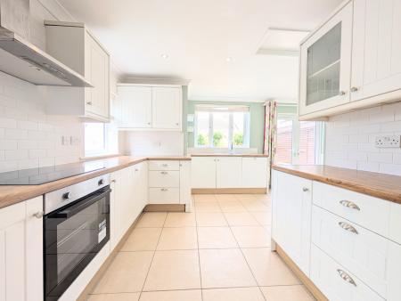 2 bedroom Bungalow to let in Montcalm Close, Kettering, NN15