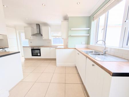 2 bedroom Bungalow to let in Montcalm Close, Kettering, NN15
