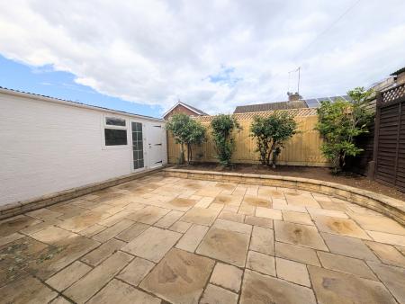 2 bedroom Bungalow to let in Montcalm Close, Kettering, NN15
