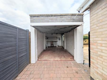 2 bedroom Bungalow to let in Montcalm Close, Kettering, NN15