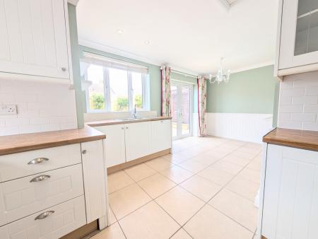 2 bedroom Bungalow to let in Montcalm Close, Kettering, NN15