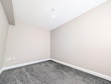 2 bedroom Flat to let in Compass Court, Burton Latimer, NN15