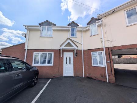 Compass Court, Burton Latimer, NN15