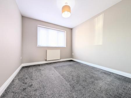 2 bedroom Flat to let in Compass Court, Burton Latimer, NN15
