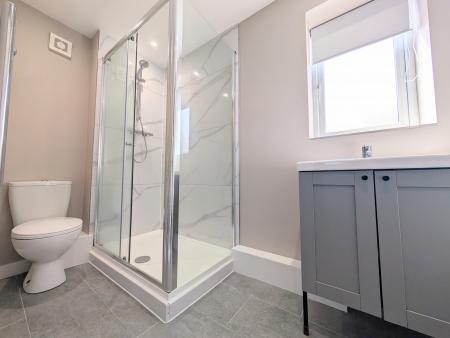 2 bedroom Flat to let in Compass Court, Burton Latimer, NN15