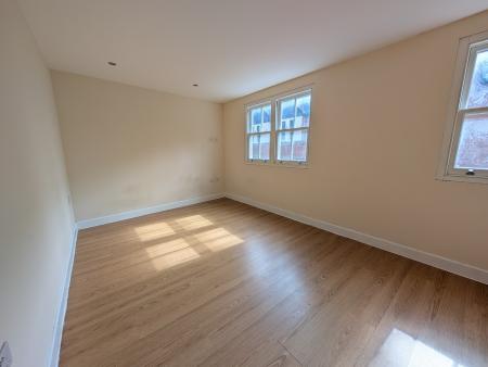 2 bedroom Flat to let in St Andrews Street, Kettering, NN16