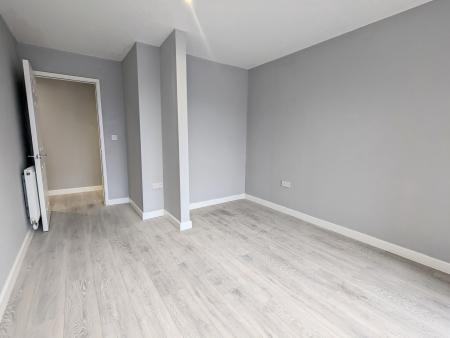 1 bedroom Flat to let in Queen Street, Kettering, NN16