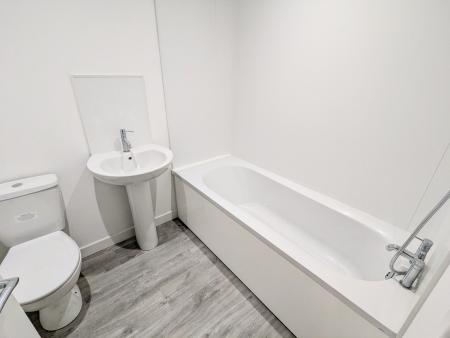 1 bedroom Flat to let in Queen Street, Kettering, NN16