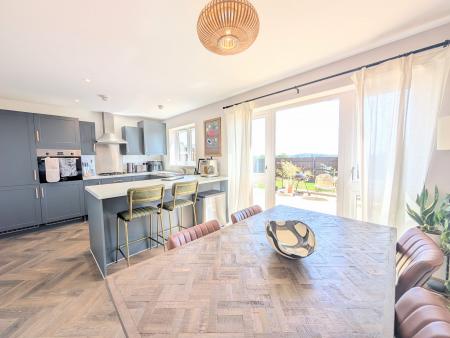 3 bedroom Semi-detached house to let in Mercury Road, Barton Seagrave, NN15