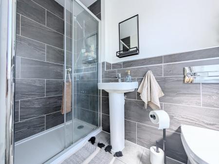 3 bedroom Semi-detached house to let in Mercury Road, Barton Seagrave, NN15