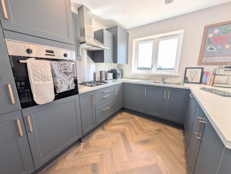 3 bedroom Semi-detached house to let in Mercury Road, Barton Seagrave, NN15