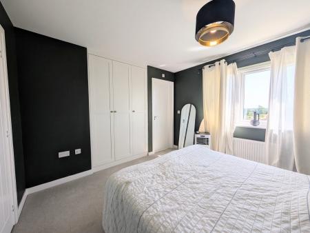 3 bedroom Semi-detached house to let in Mercury Road, Barton Seagrave, NN15