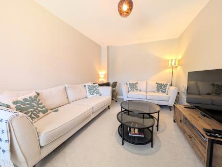 3 bedroom Semi-detached house to let in Mercury Road, Barton Seagrave, NN15