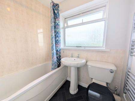 3 bedroom Semi-detached house to let in St Anthonys Road, Kettering, NN15