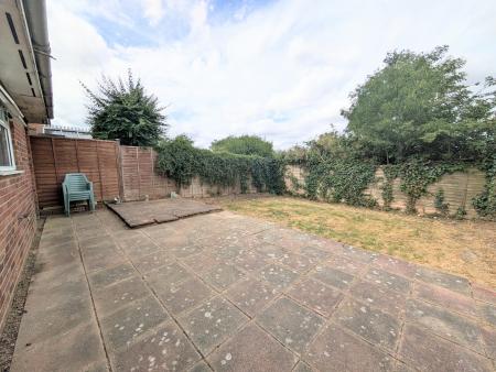 3 bedroom Semi-detached house to let in St Anthonys Road, Kettering, NN15