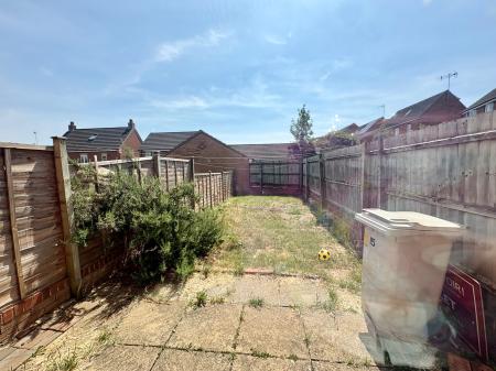 3 bedroom Semi-detached house to let in Tailby Avenue, Kettering, NN16