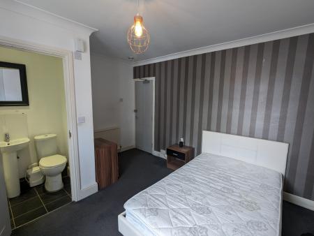 1 bedroom House share to let in Leicester Street, Kettering, NN16