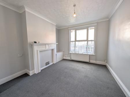 2 bedroom Terraced House to let in Cornwall Road, Kettering, NN16